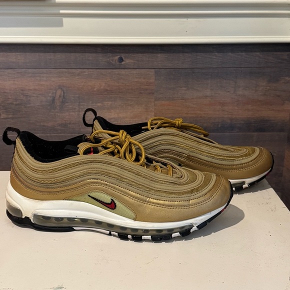 Nike Air Max 97 OG Shoes "Gold Bullet" Varsity Red 884421-700 Mens Size 9 - Picture 1 of 5